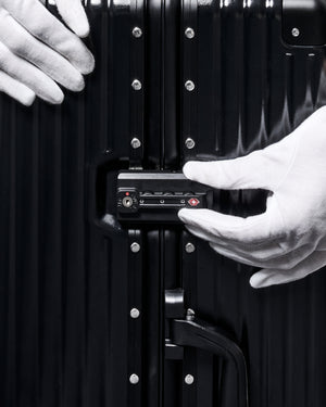 حقيبة سفر متوسطة الحجم - أسود